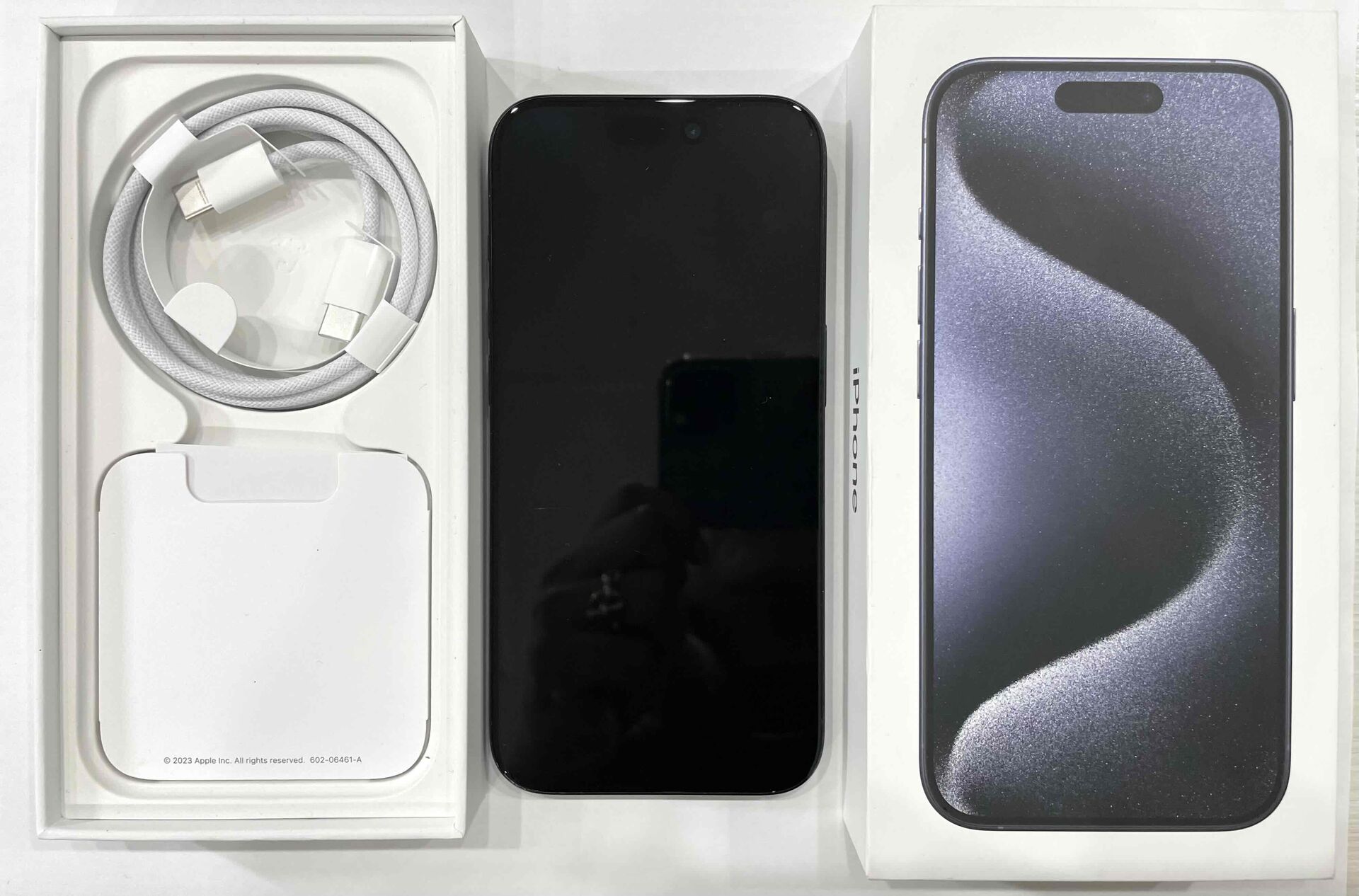 ボッテガヴェネタ　イントレチャート　コンパクトジップ　ウォレット　黒